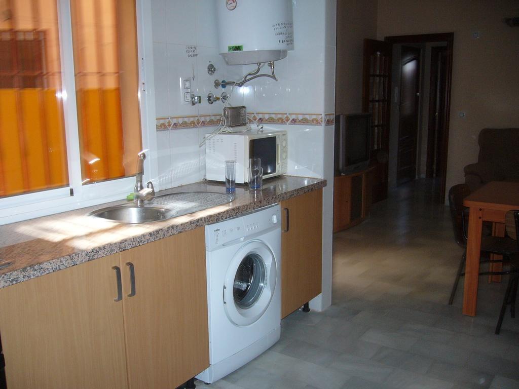 Apartamentos Alamare Sevilla Zimmer foto