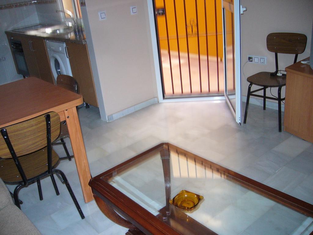 Apartamentos Alamare Sevilla Zimmer foto