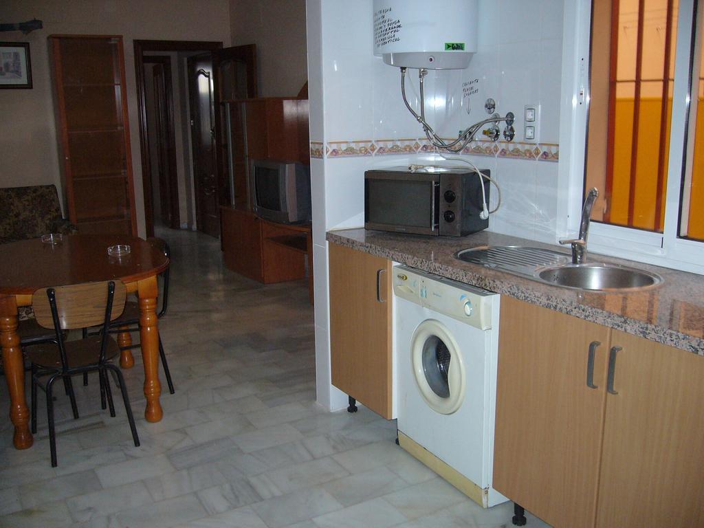 Apartamentos Alamare Sevilla Zimmer foto